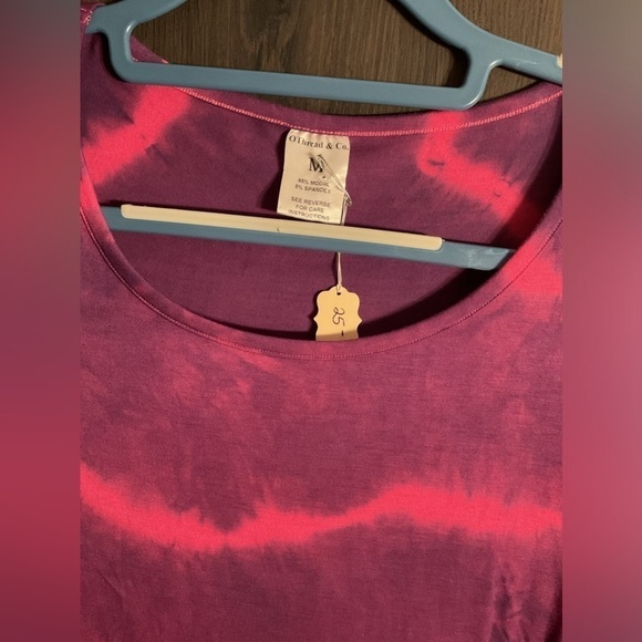 Boutique long sleeved top, NWT, medium, lots of stretch - Picture 4 of 4